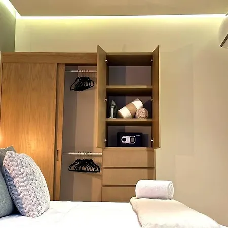 Luxury Holiday Apartment Steps From The Beach By Solmar Rentals
